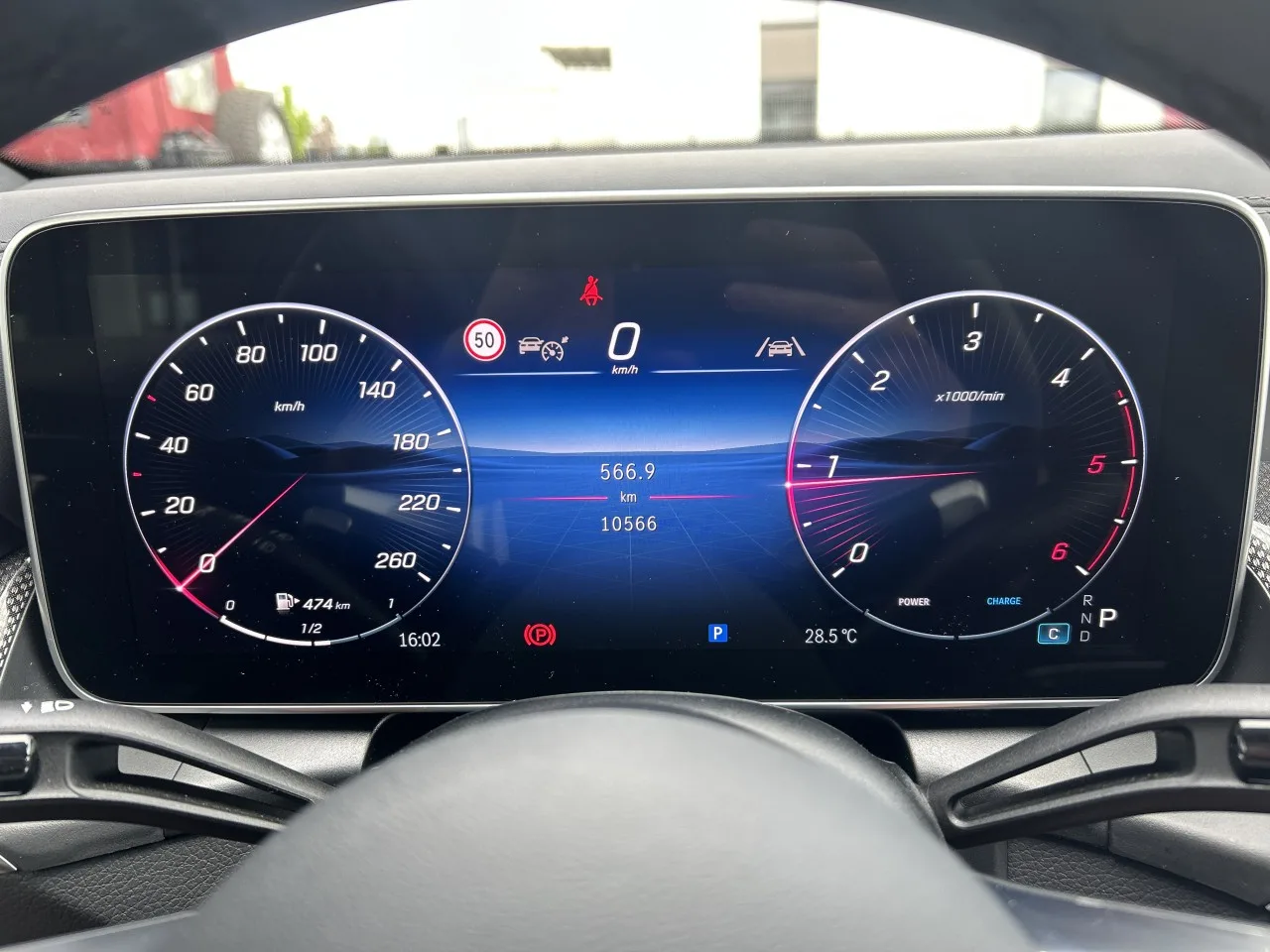 2025 Mercedes-Benz GLC 200 d 4MATIC, Coupé, AMG Line proposée par un concessionnaire spécialisé à Písek, Tchéquie, photo 18 sur 28