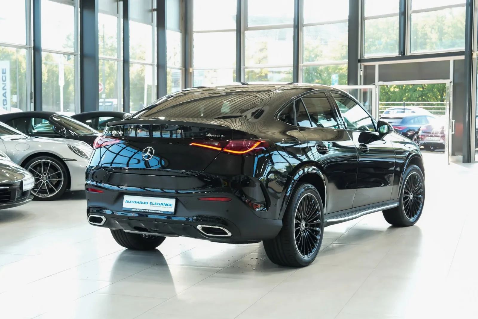 2025 Mercedes-Benz GLC 300 de 4MATIC Coupé, AMG Line, 2/24