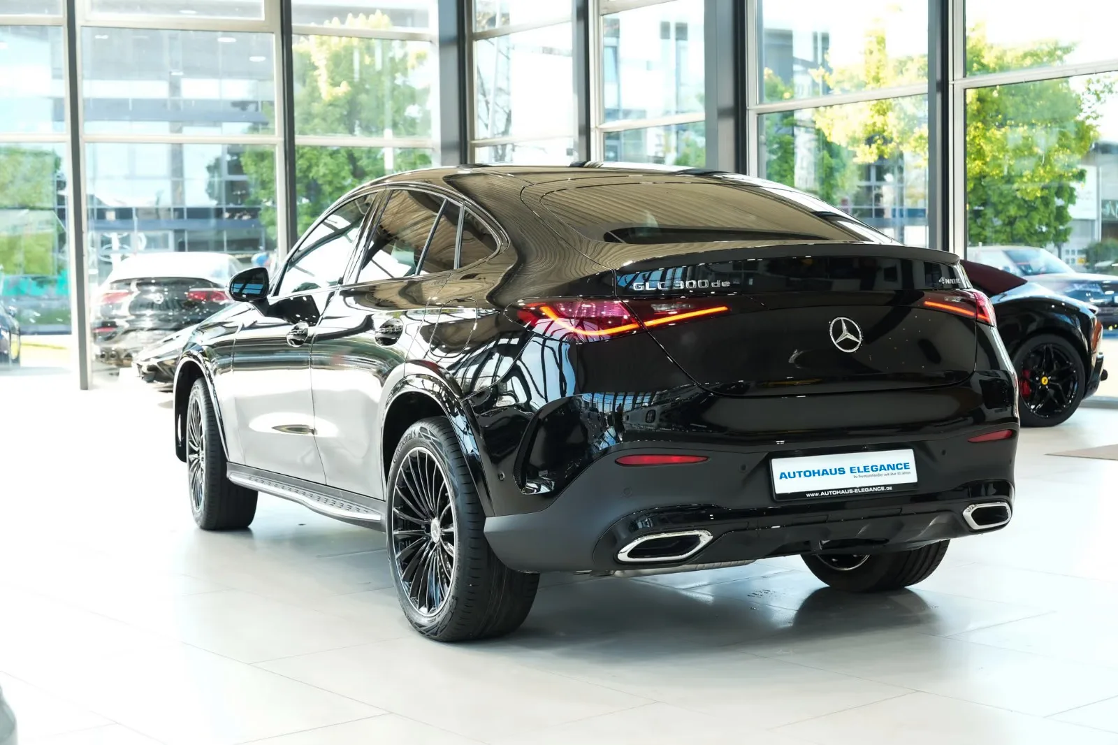 2025 Mercedes-Benz GLC 300 de 4MATIC Coupé, AMG Line, 3/24