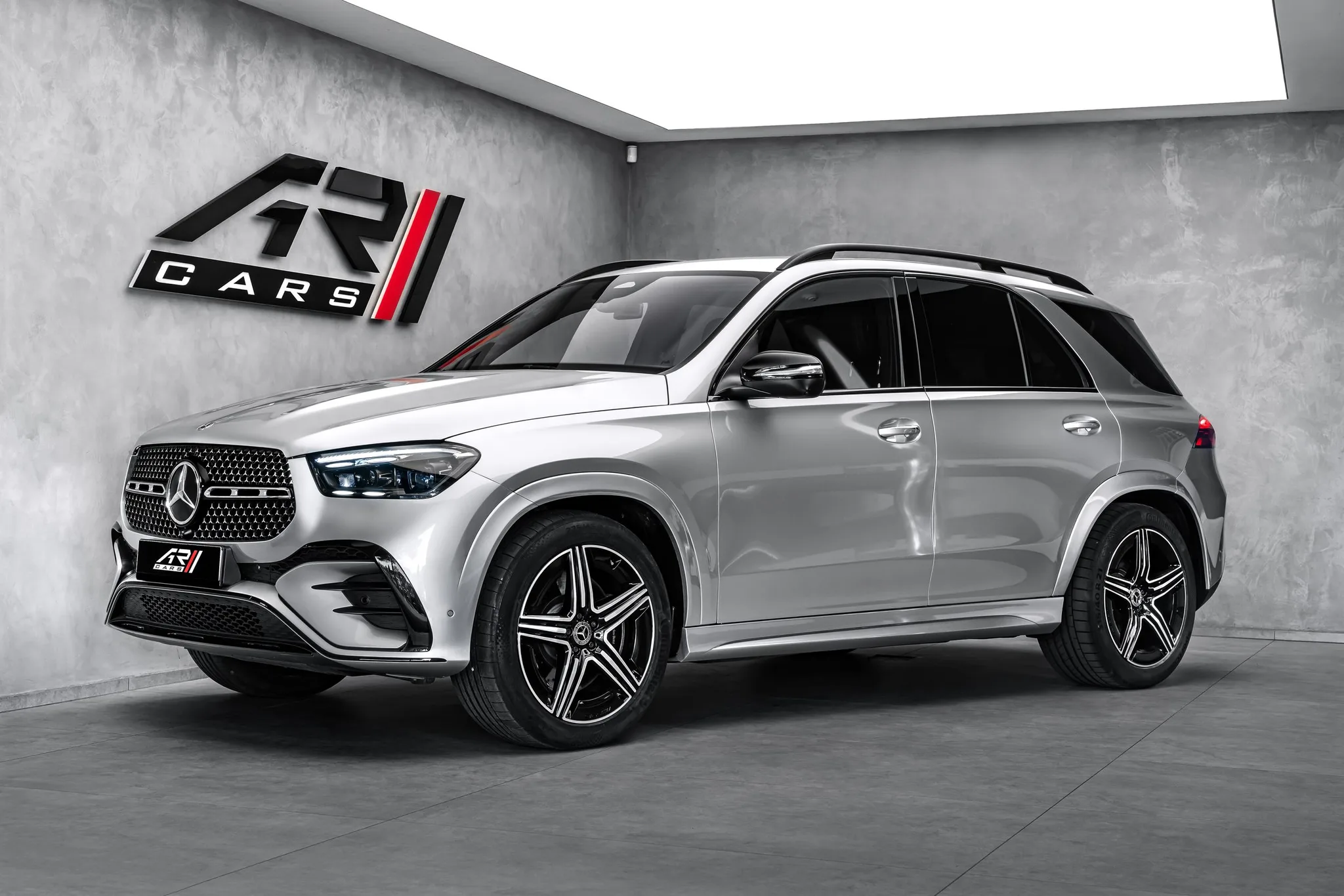 2025 Mercedes-Benz GLE 450 d 4MATIC angeboten von einem Fachhändler in Ostrava, Tschechien, Hauptfoto