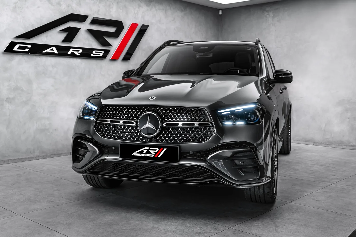 2025 Mercedes-Benz GLE 450 d 4MATIC, AMG Line proposée par un concessionnaire spécialisé à Ostrava, Tchéquie, photo 3 sur 25