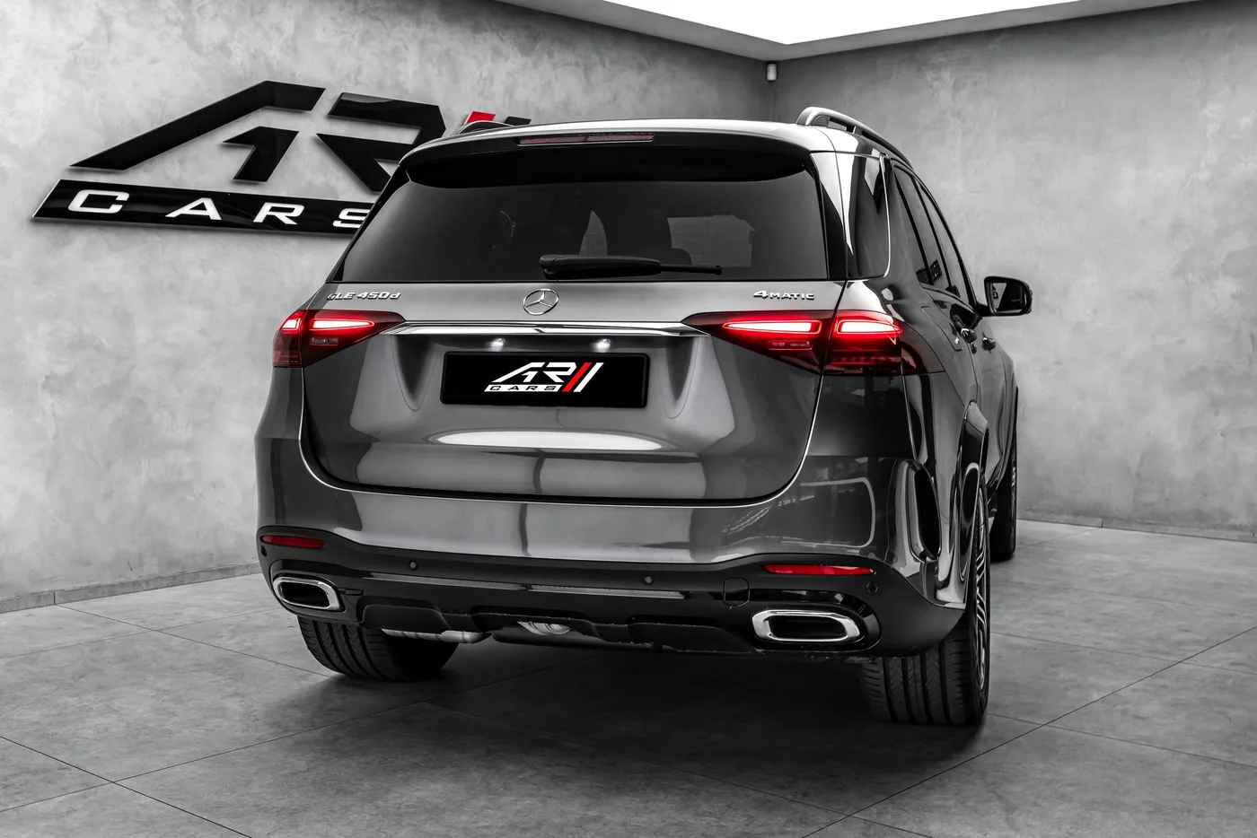 2025 Mercedes-Benz GLE 450 d 4MATIC, AMG Line proposée par un concessionnaire spécialisé à Ostrava, Tchéquie, photo 6 sur 25