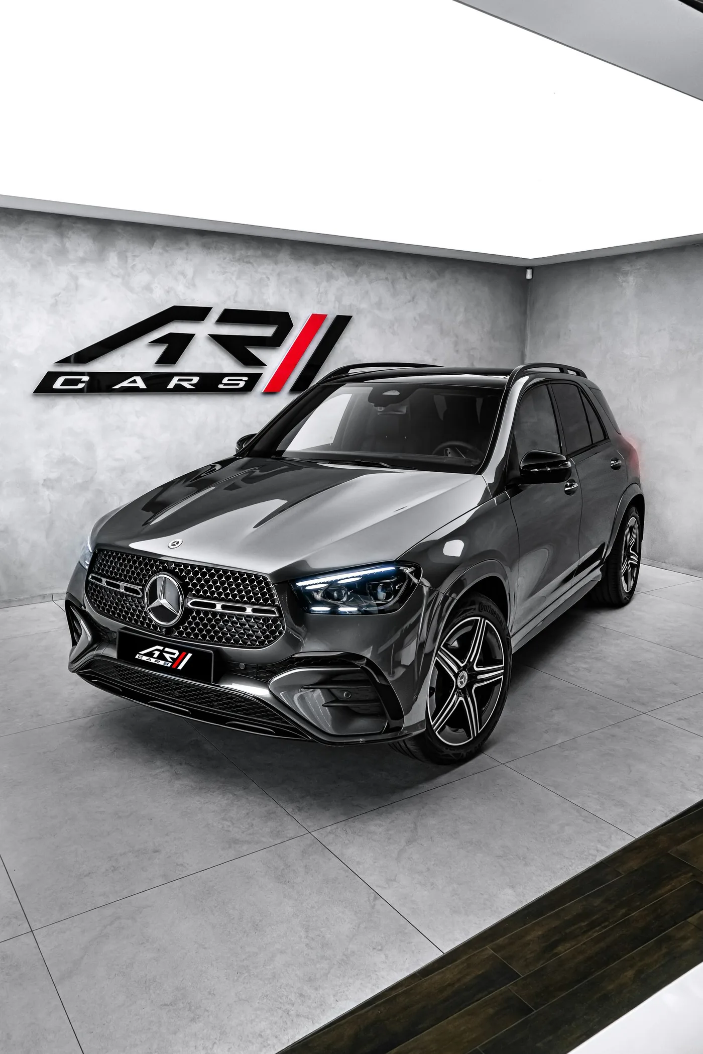 2025 Mercedes-Benz GLE 450 d 4MATIC, AMG Line proposée par un concessionnaire spécialisé à Ostrava, Tchéquie, photo 8 sur 25