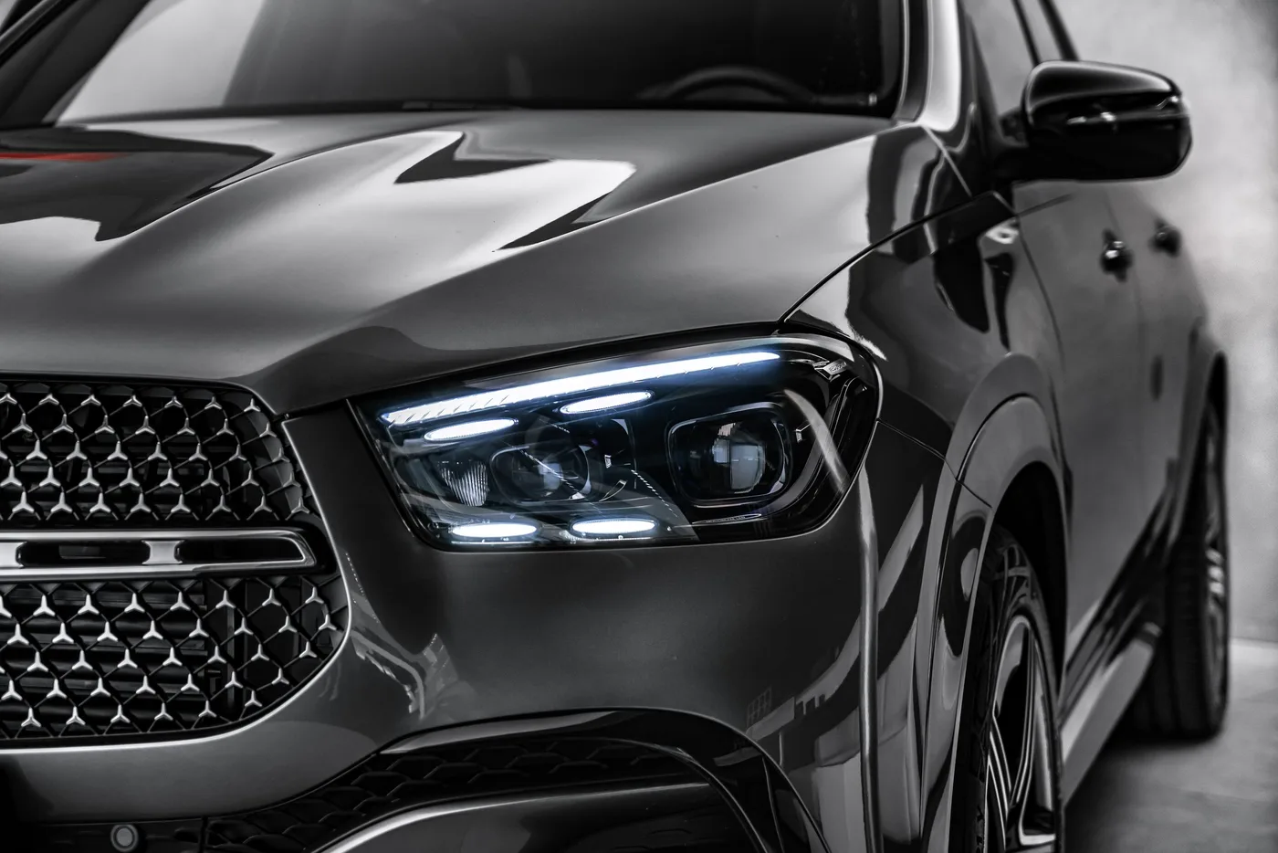 2025 Mercedes-Benz GLE 450 d 4MATIC, AMG Line proposée par un concessionnaire spécialisé à Ostrava, Tchéquie, photo 9 sur 25