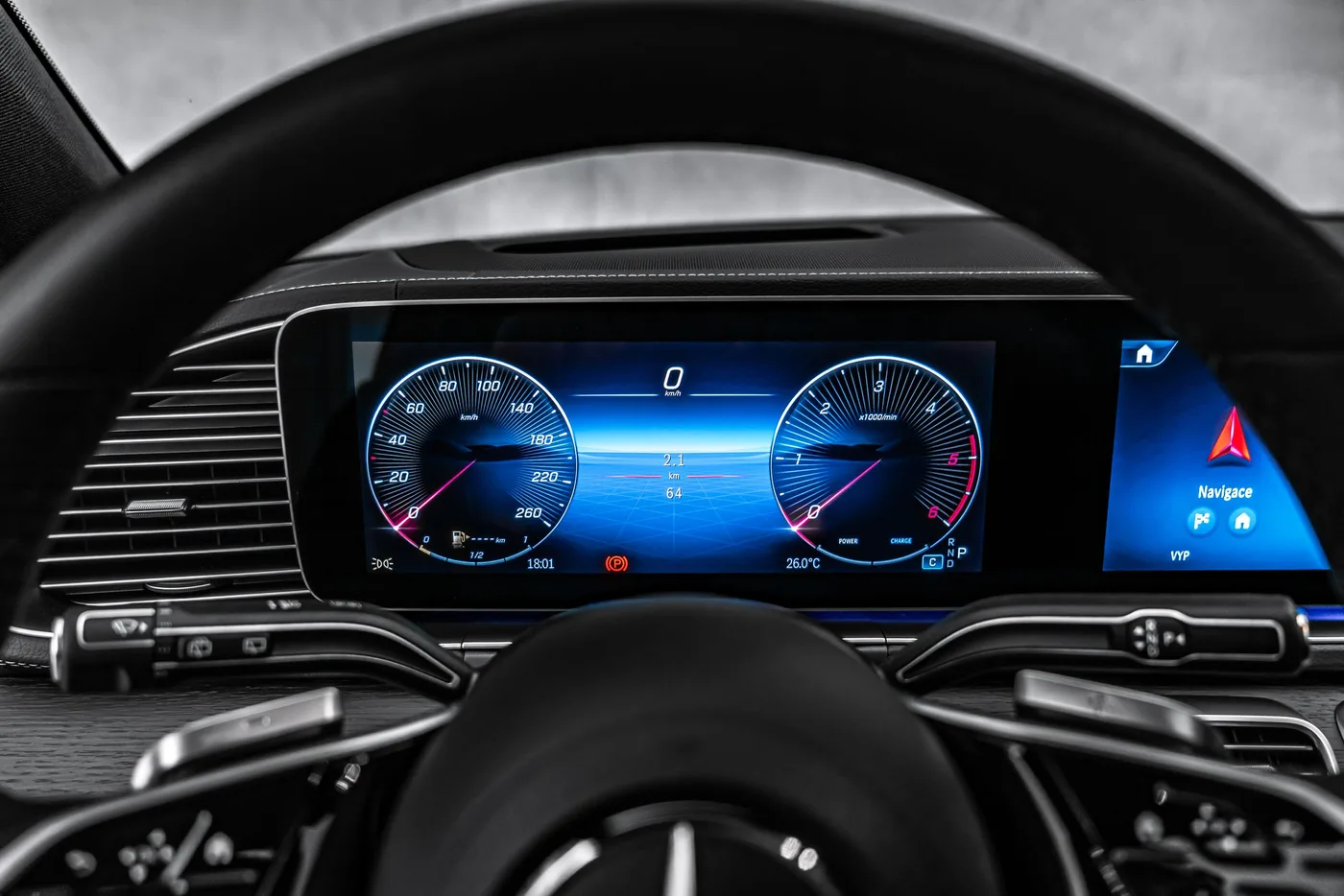 2025 Mercedes-Benz GLE 450 d 4MATIC, AMG Line proposée par un concessionnaire spécialisé à Ostrava, Tchéquie, photo 24 sur 25