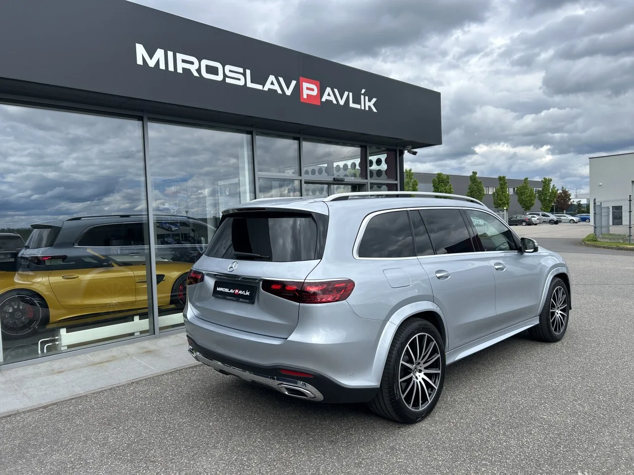 2025 Mercedes-Benz GLS 450 d 4MATIC, AMG Line proposée par un concessionnaire spécialisé à Písek, Tchéquie, photo 5 sur 40