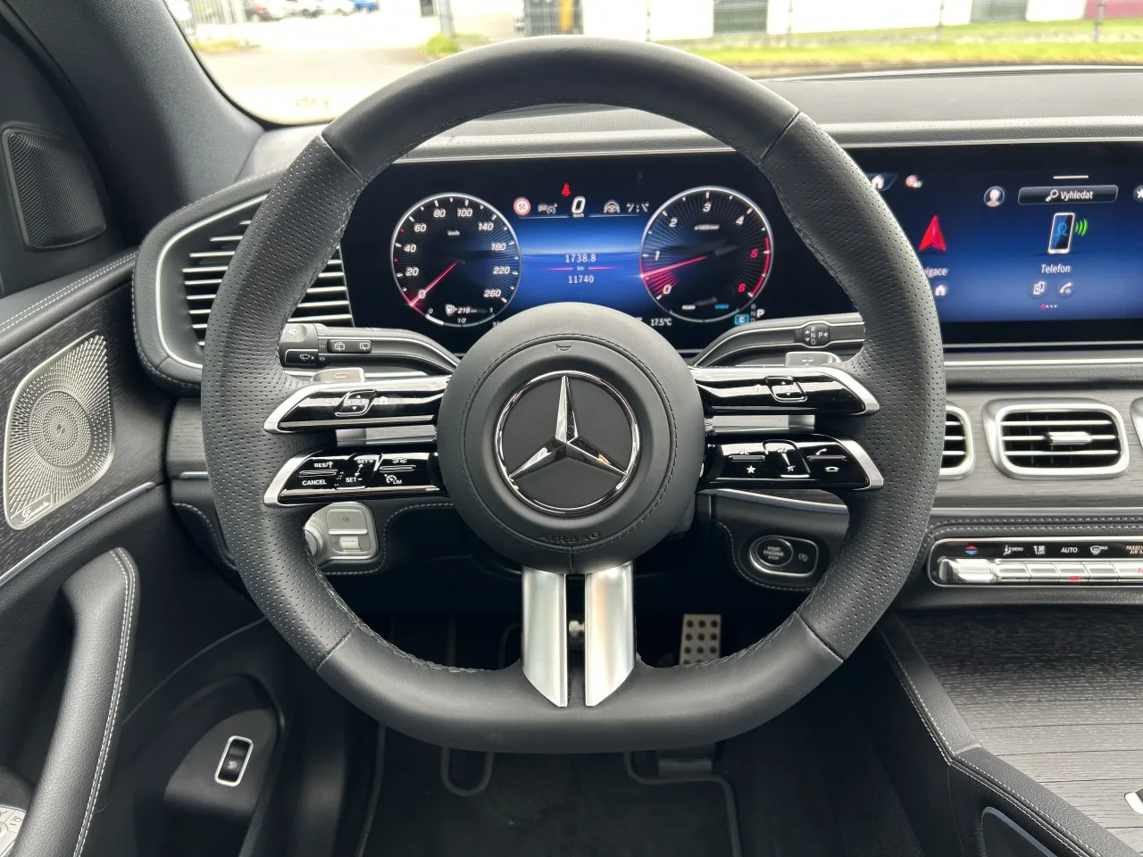 2025 Mercedes-Benz GLS 450 d 4MATIC, AMG Line proposée par un concessionnaire spécialisé à Písek, Tchéquie, photo 12 sur 40
