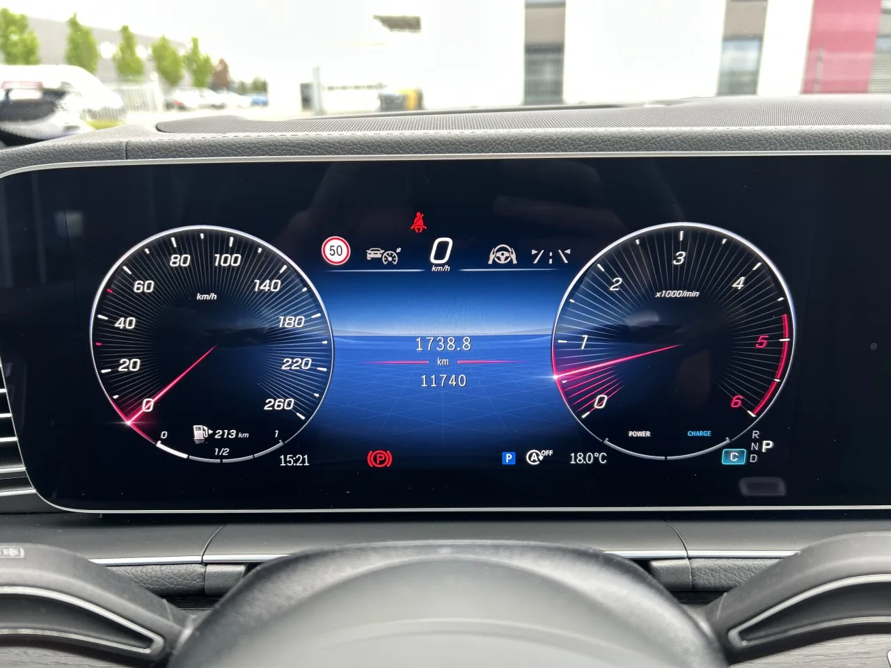 2025 Mercedes-Benz GLS 450 d 4MATIC, AMG Line proposée par un concessionnaire spécialisé à Písek, Tchéquie, photo 13 sur 40