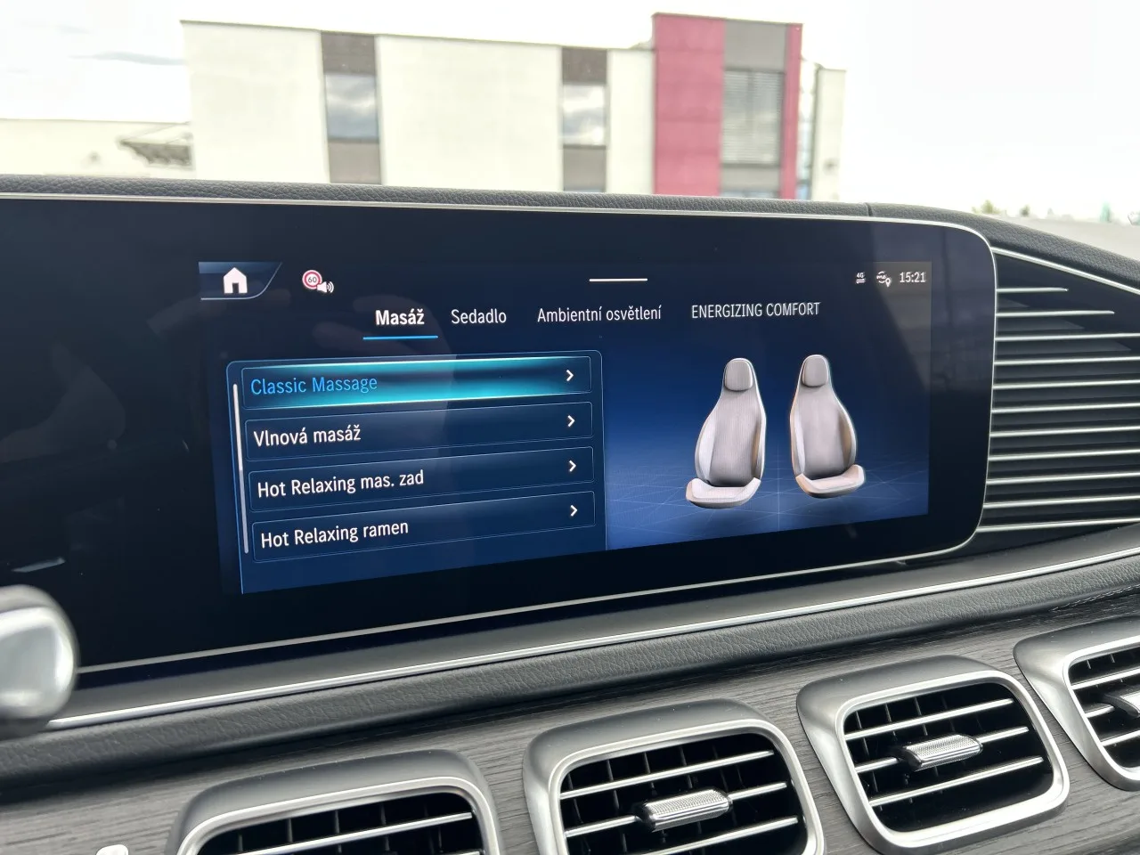 2025 Mercedes-Benz GLS 450 d 4MATIC, AMG Line proposée par un concessionnaire spécialisé à Písek, Tchéquie, photo 15 sur 40