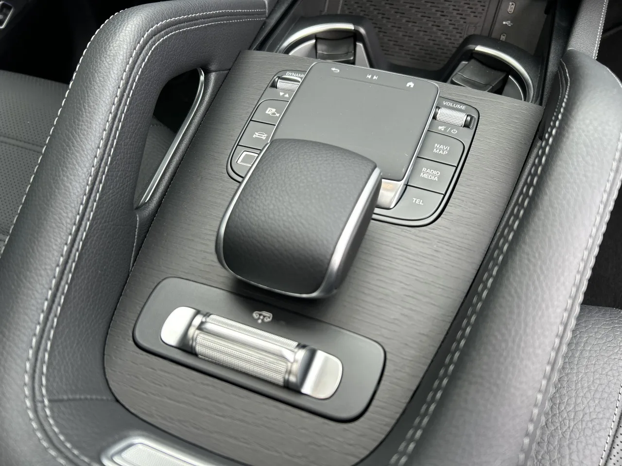 2025 Mercedes-Benz GLS 450 d 4MATIC, AMG Line proposée par un concessionnaire spécialisé à Písek, Tchéquie, photo 26 sur 40