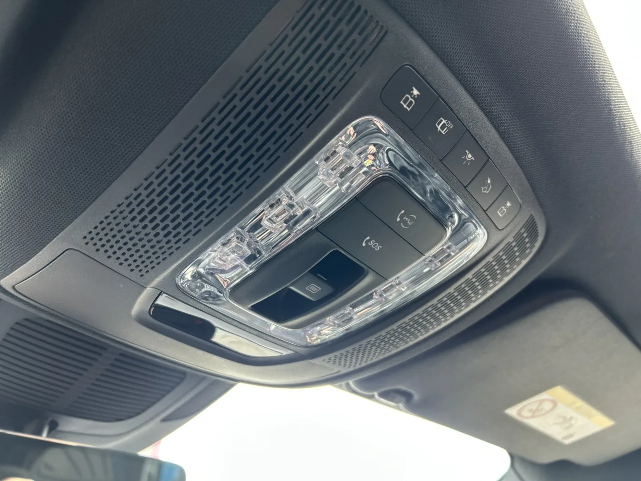 2025 Mercedes-Benz GLS 450 d 4MATIC, AMG Line proposée par un concessionnaire spécialisé à Písek, Tchéquie, photo 27 sur 40