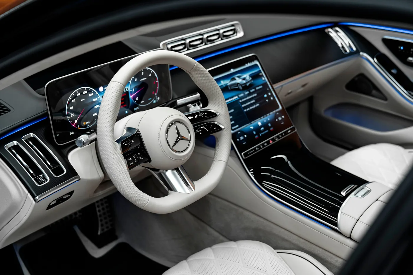2025 Mercedes-Benz S 450 4MATIC, long offered by a specialist dealer in Bratislava, Slovakia, photo 8 of 15
