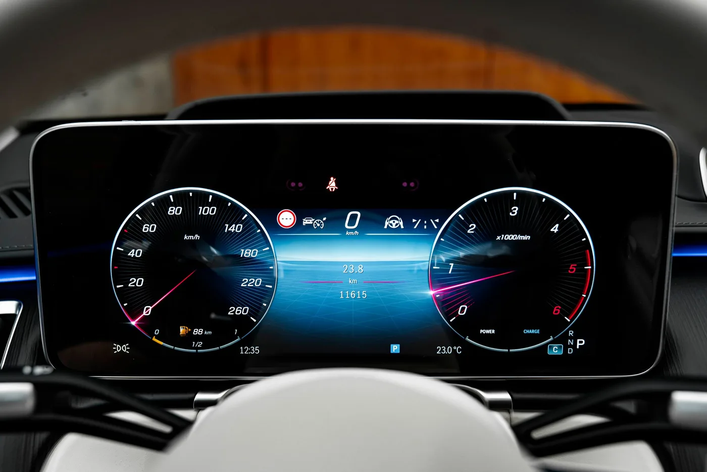 2025 Mercedes-Benz S 450 4MATIC, long offered by a specialist dealer in Bratislava, Slovakia, photo 10 of 15