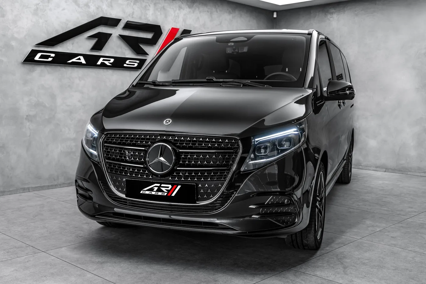 2025 Mercedes-Benz V 300 d 4MATIC, Exclusive, long offered by a specialist dealer in Ostrava, Czechia, photo 3 of 15