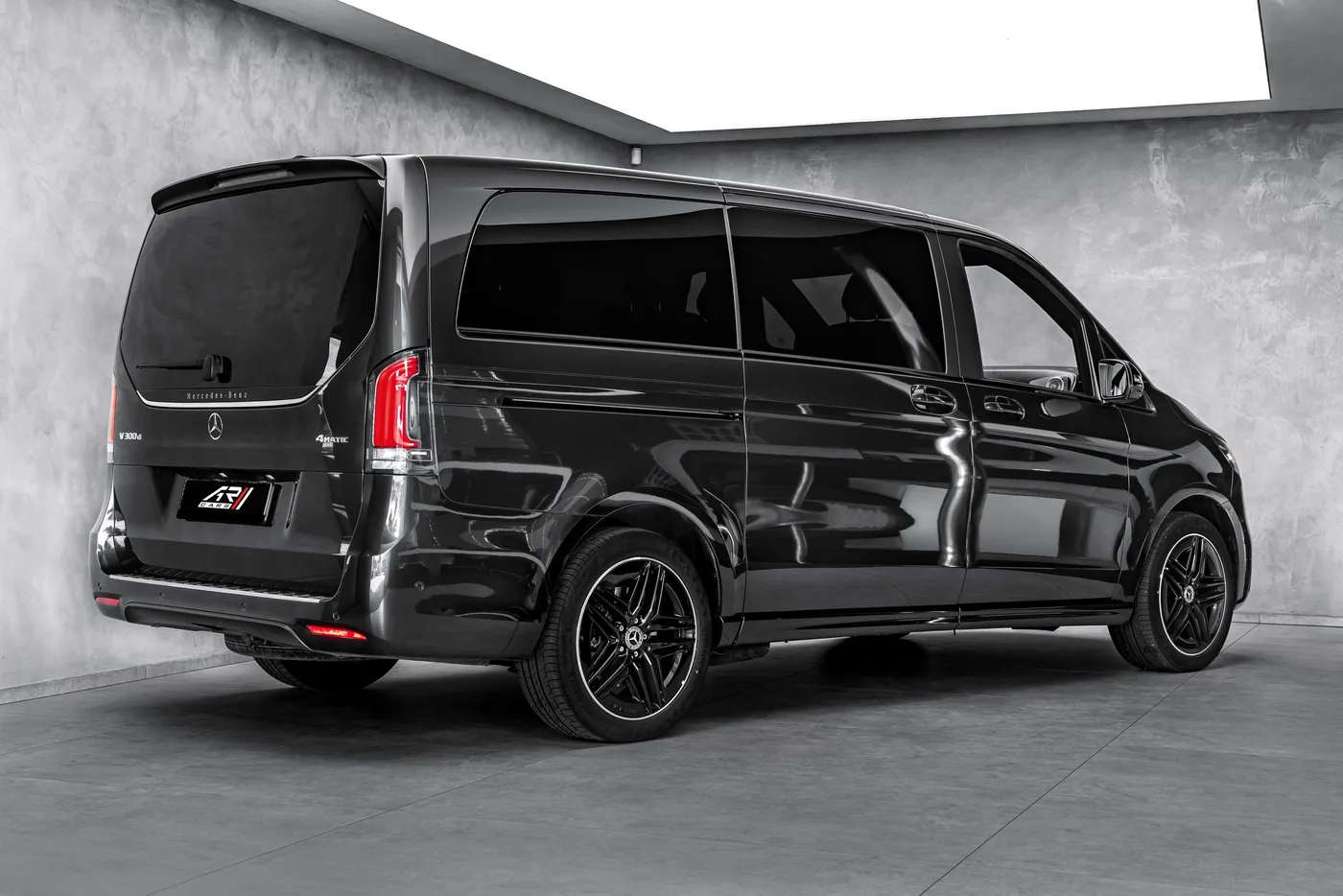 2025 Mercedes-Benz V 300 d 4MATIC, Exclusive, long offered by a specialist dealer in Ostrava, Czechia, photo 5 of 15