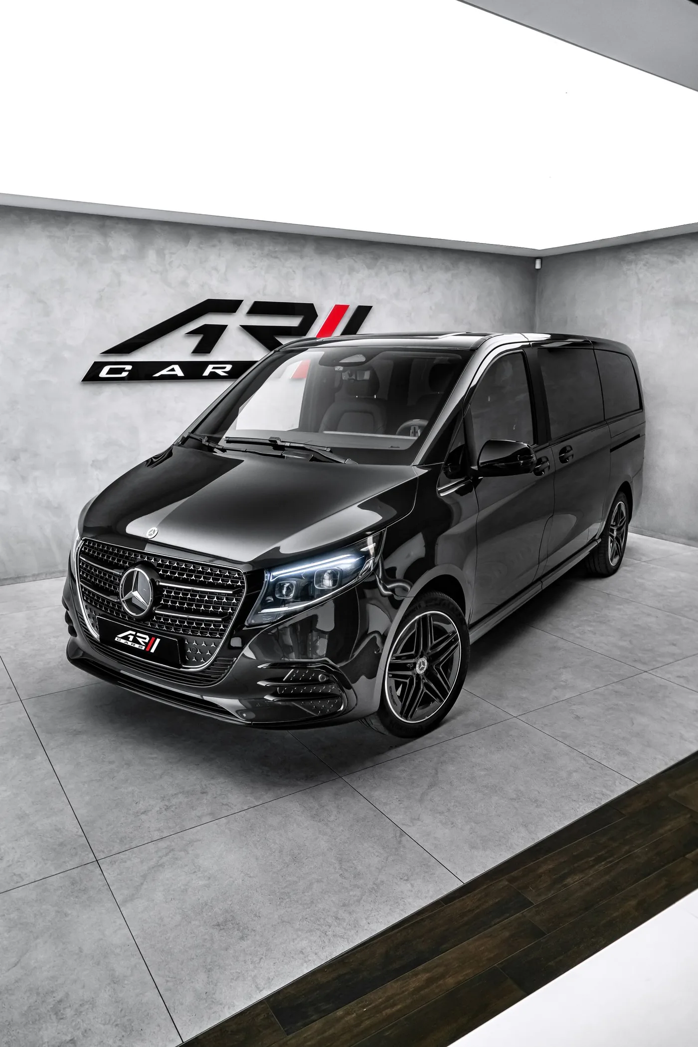 2025 Mercedes-Benz V 300 d 4MATIC, Exclusive, long offered by a specialist dealer in Ostrava, Czechia, photo 8 of 15