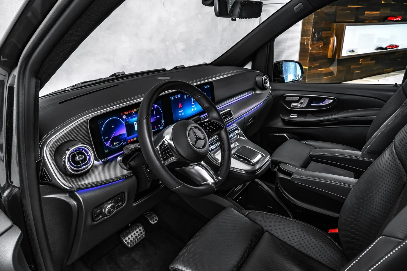 2025 Mercedes-Benz V 300 d 4MATIC, Exclusive, long offered by a specialist dealer in Ostrava, Czechia, photo 11 of 15