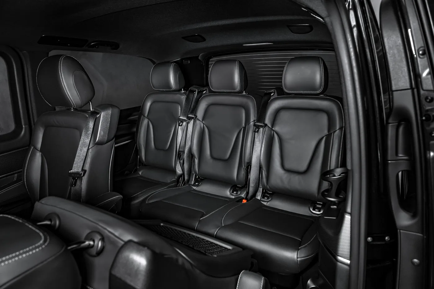 2025 Mercedes-Benz V 300 d 4MATIC, Exclusive, long offered by a specialist dealer in Ostrava, Czechia, photo 15 of 15