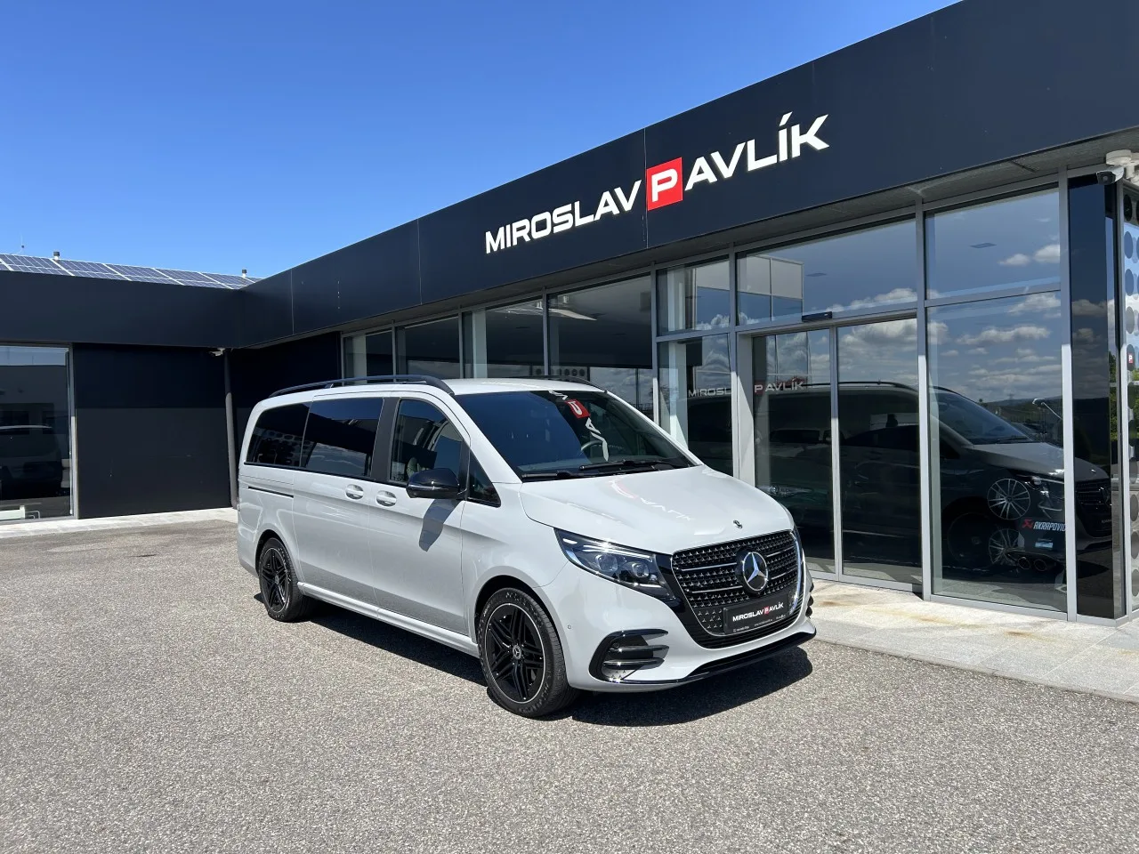 2025 Mercedes-Benz V 300 d 4MATIC, Exclusive, long, AMG Line angeboten von einem Fachhändler in Písek, Tschechien, Hauptfoto