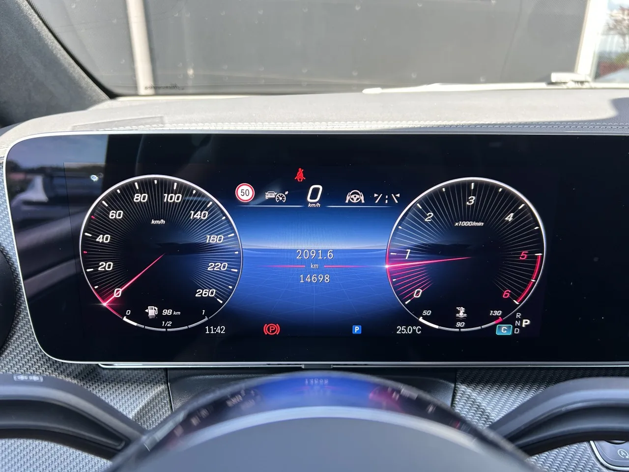2025 Mercedes-Benz V 300 d 4MATIC, Exclusive, long, AMG Line offered by a specialist dealer in Písek, Czechia, photo 15 of 37