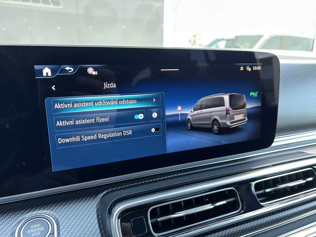 2025 Mercedes-Benz V 300 d 4MATIC, Exclusive, long, AMG Line offered by a specialist dealer in Písek, Czechia, photo 18 of 37
