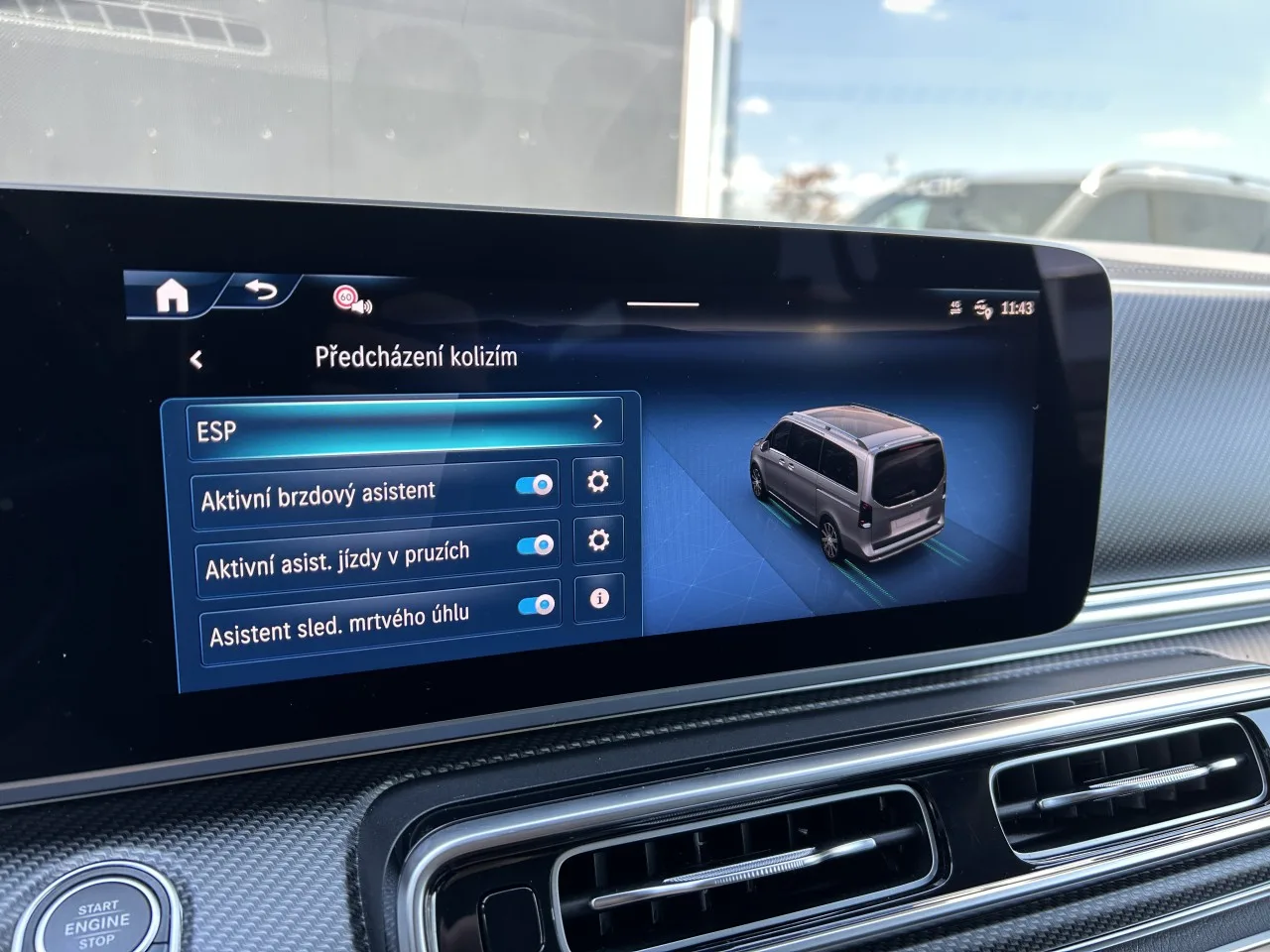 2025 Mercedes-Benz V 300 d 4MATIC, Exclusive, long, AMG Line offered by a specialist dealer in Písek, Czechia, photo 19 of 37