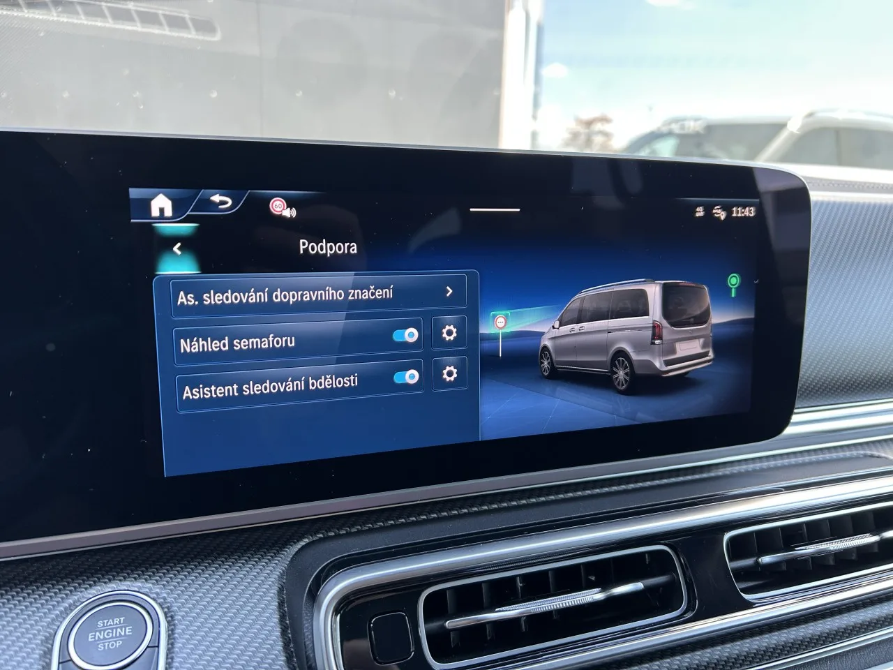 2025 Mercedes-Benz V 300 d 4MATIC, Exclusive, long, AMG Line offered by a specialist dealer in Písek, Czechia, photo 20 of 37