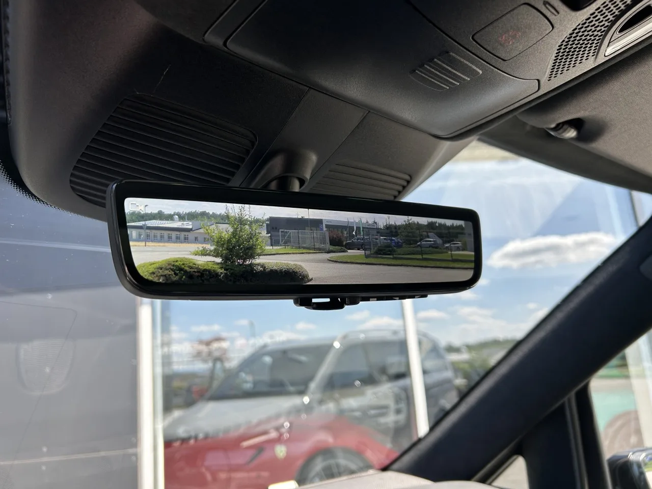 2025 Mercedes-Benz V 300 d 4MATIC, Exclusive, long, AMG Line offered by a specialist dealer in Písek, Czechia, photo 25 of 37
