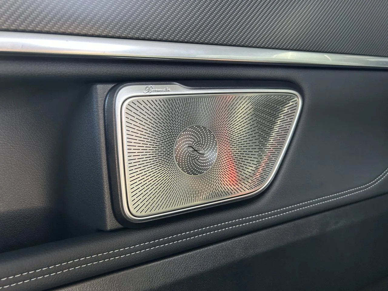 2025 Mercedes-Benz V 300 d 4MATIC, Exclusive, long, AMG Line offered by a specialist dealer in Písek, Czechia, photo 32 of 37
