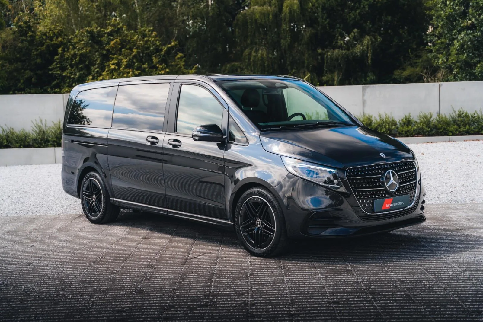 2025 Mercedes-Benz V 300 d 4MATIC, Avantgarde, AMG Line angeboten von einem Fachhändler in Harelbeke, Belgien, Hauptfoto