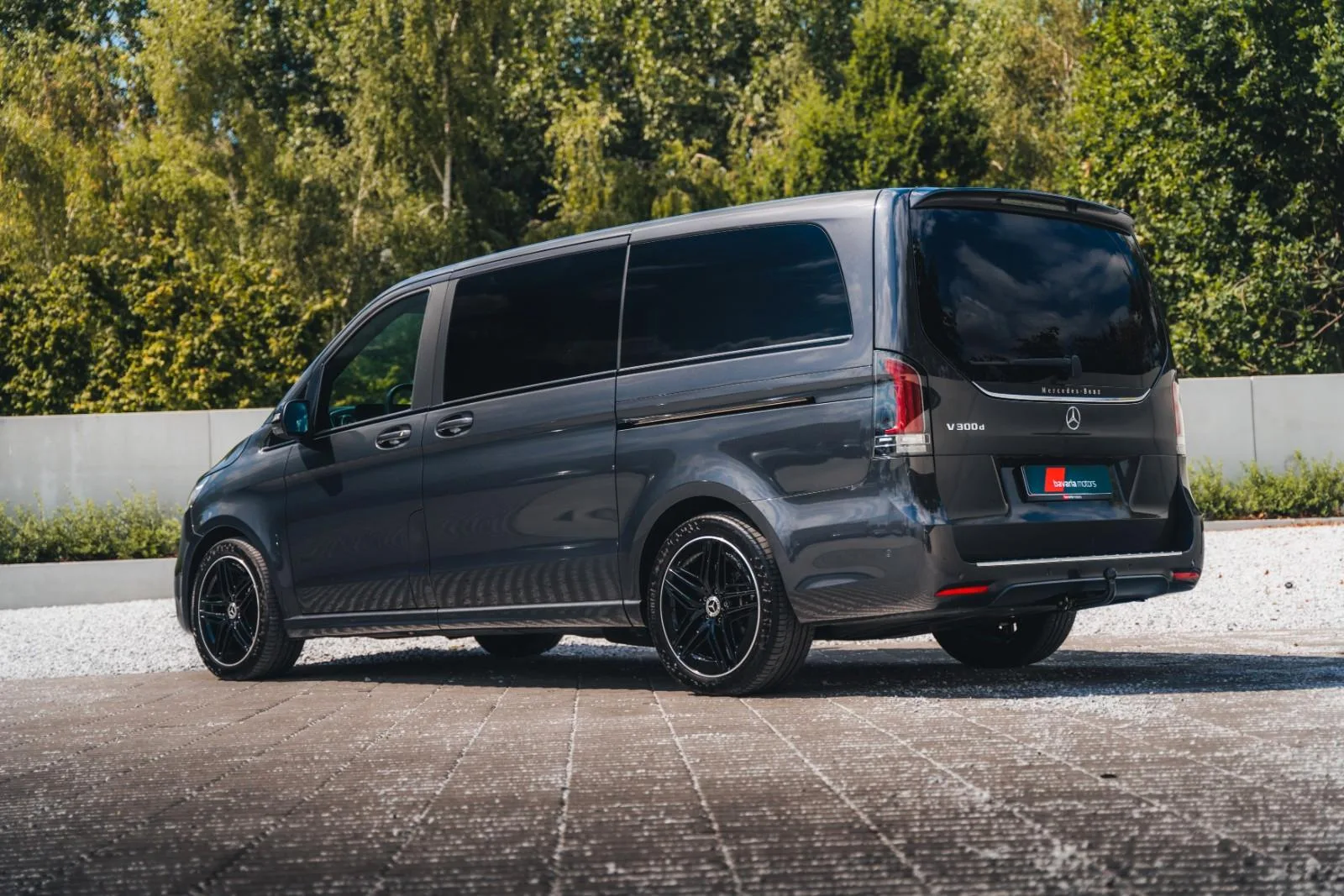 2025 Mercedes-Benz V 300 d 4MATIC, Avantgarde, AMG Line, 9/29
