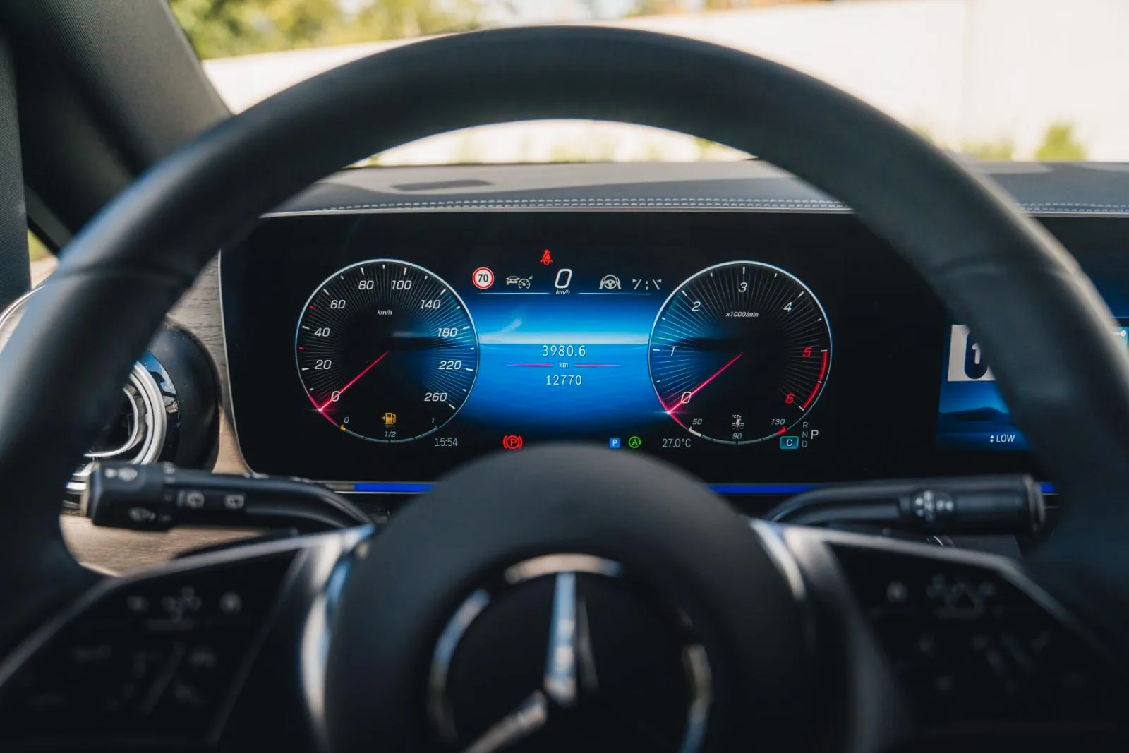 2025 Mercedes-Benz V 300 d 4MATIC, Avantgarde, AMG Line, 11/29