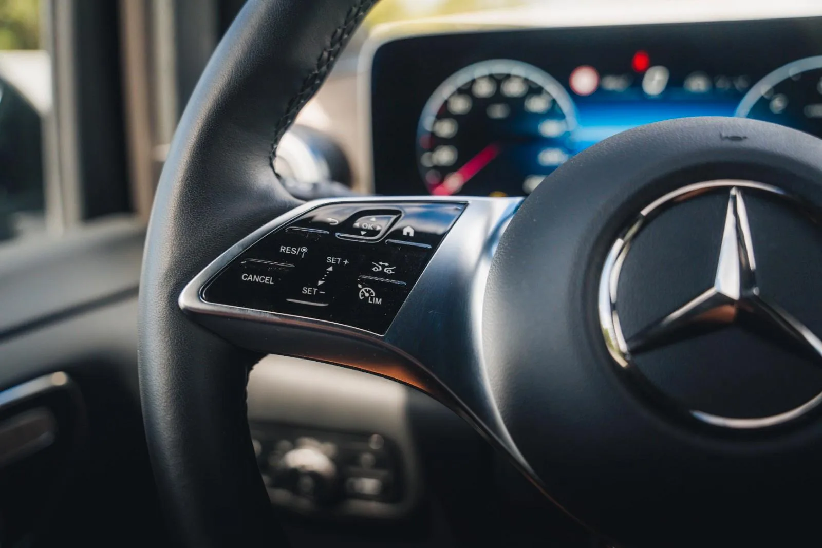 2025 Mercedes-Benz V 300 d 4MATIC, Avantgarde, AMG Line, 13/29
