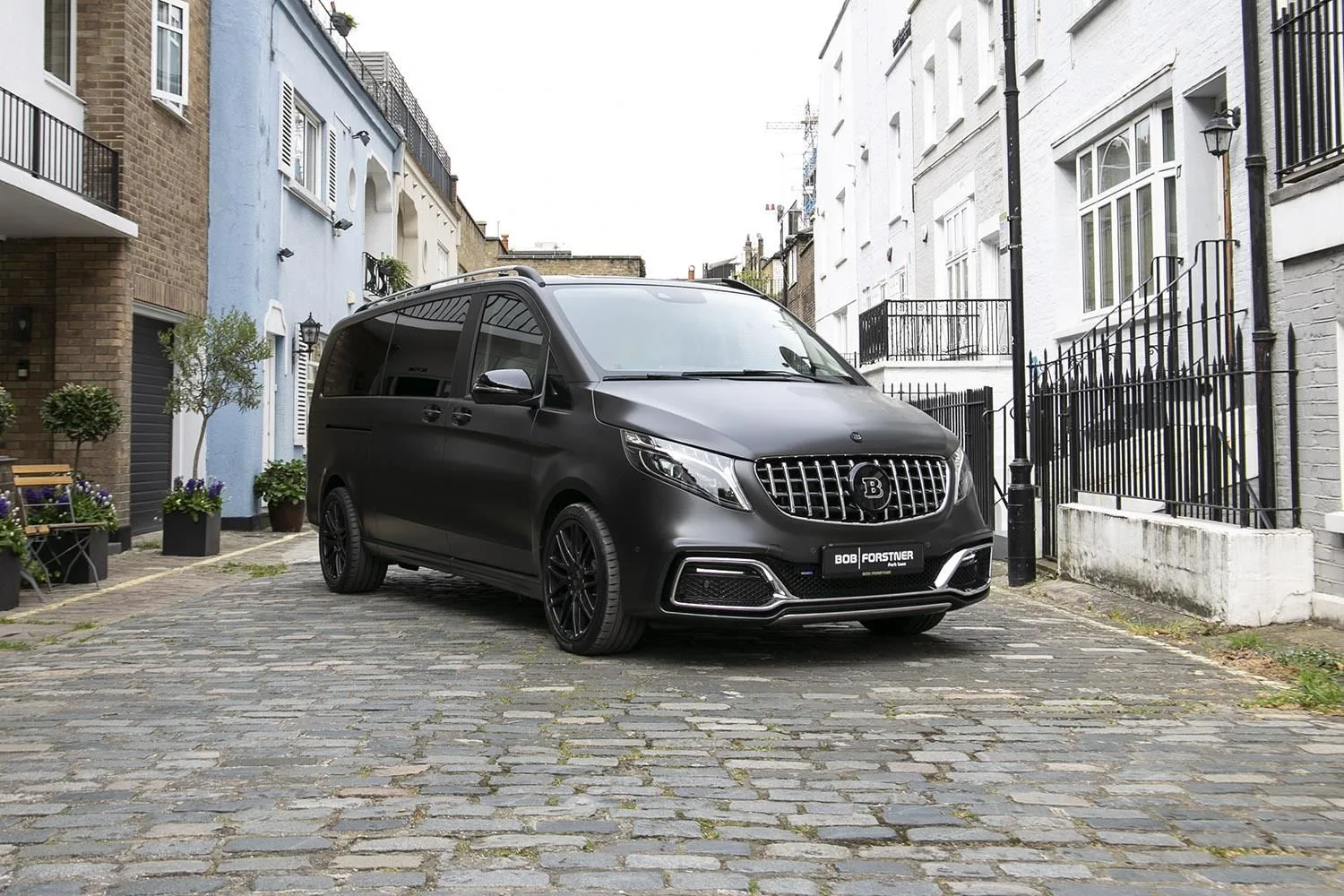 2025 Mercedes-Benz V 300 d 4MATIC, Avantgarde Edition, extra-long, BRABUS, 4/30