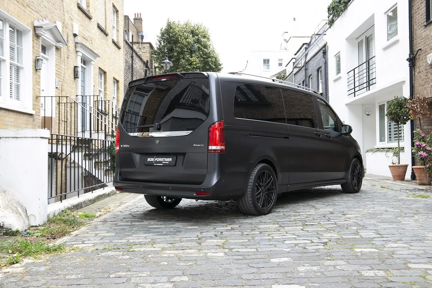 2025 Mercedes-Benz V 300 d 4MATIC, Avantgarde Edition, extra-long, BRABUS, 9/30