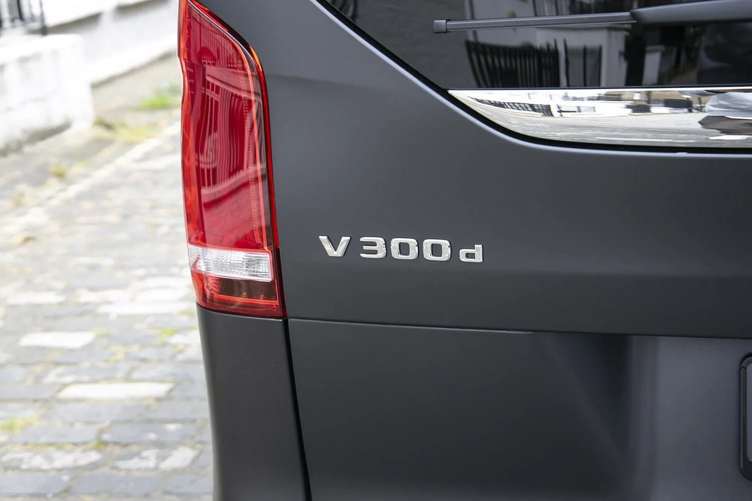 2025 Mercedes-Benz V 300 d 4MATIC, Avantgarde Edition, extra-long, BRABUS, 13/30