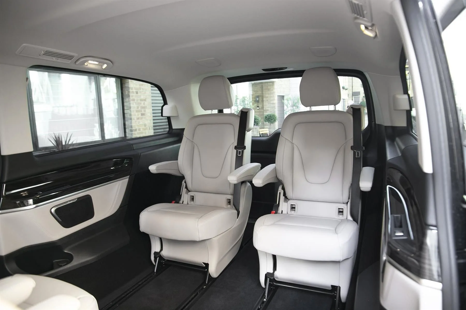 2025 Mercedes-Benz V 300 d 4MATIC, Avantgarde Edition, extra-long, BRABUS, 22/30