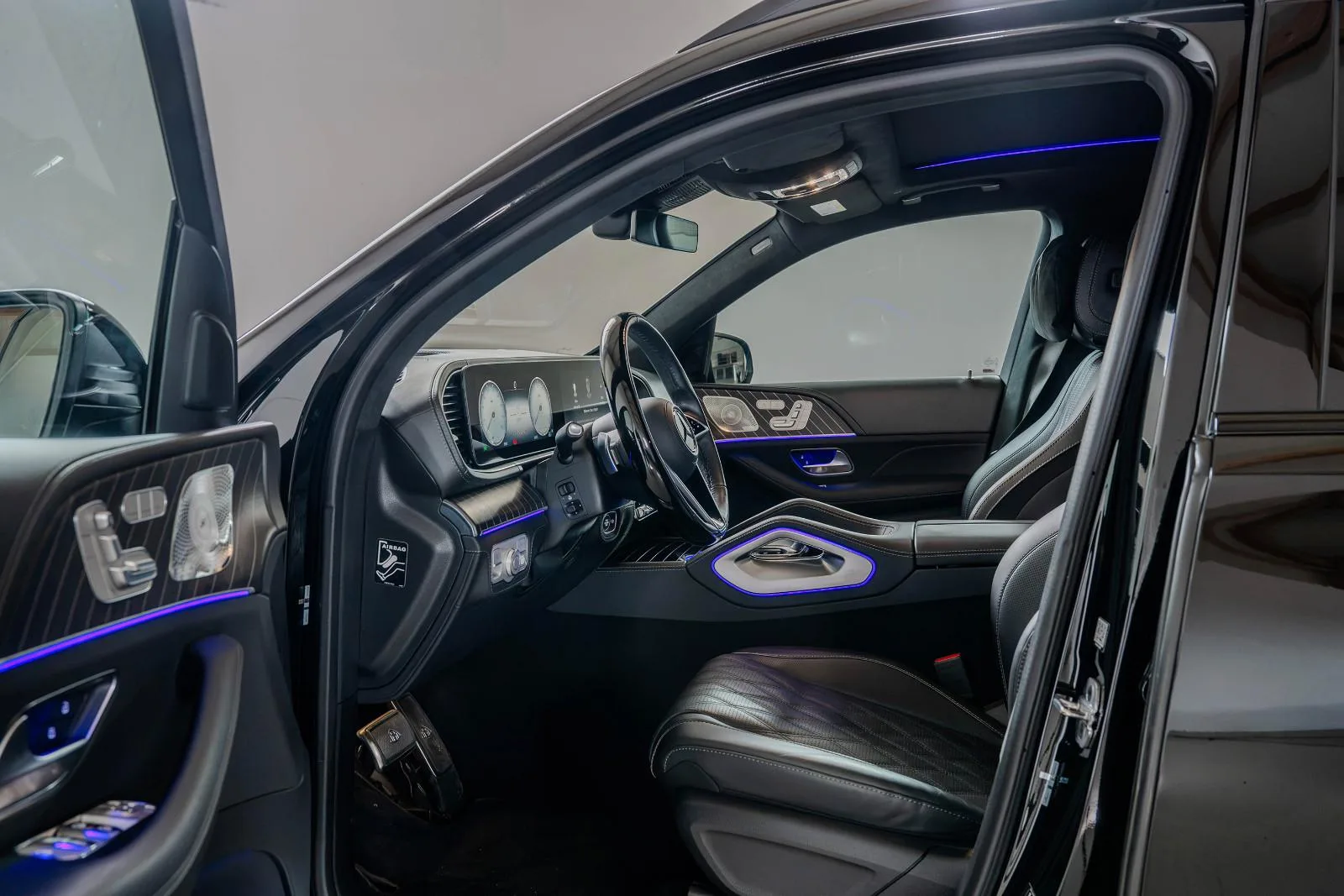 2025 Mercedes-Maybach GLS 600 Night Series, 25/30