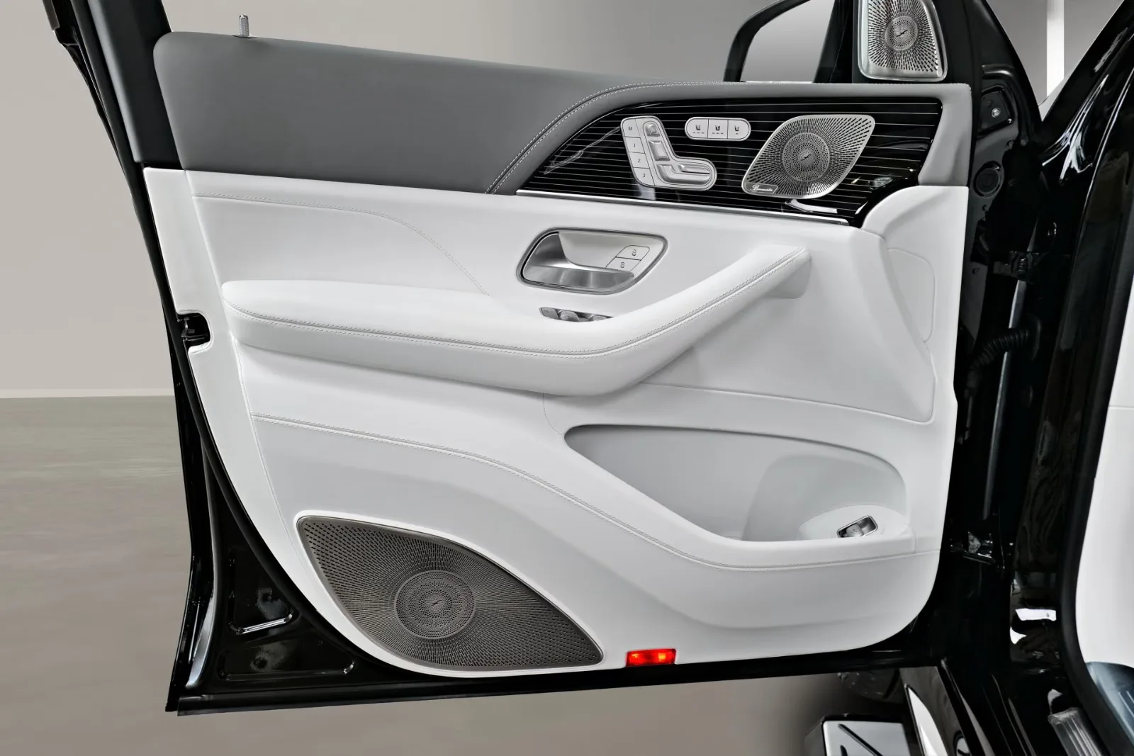 2025 Mercedes-Maybach GLS 600, 10/28