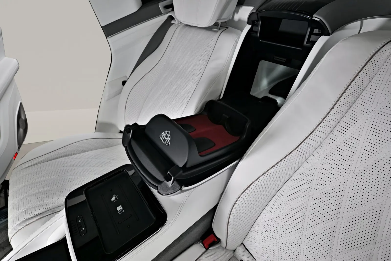 2025 Mercedes-Maybach GLS 600, 25/28