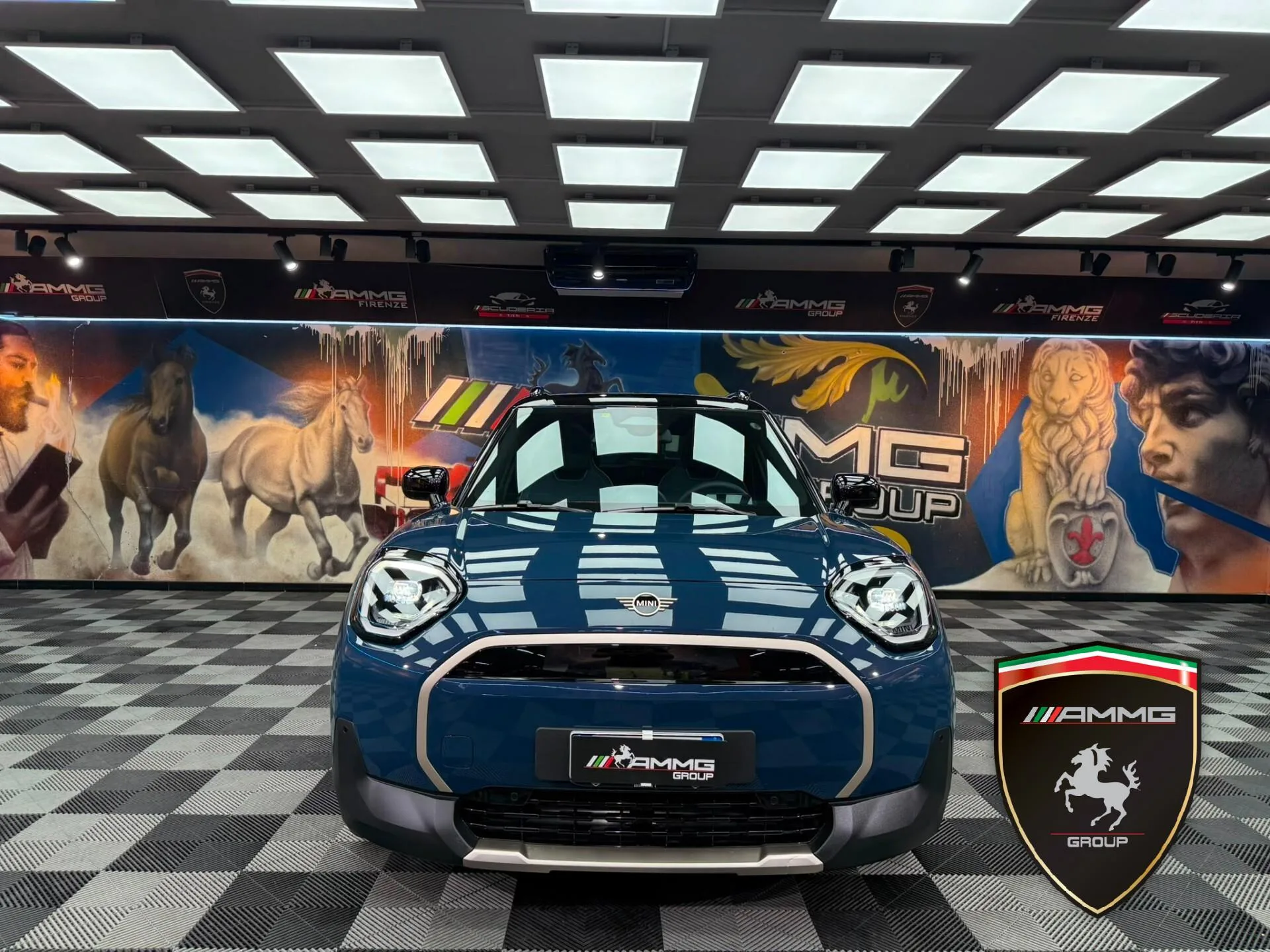 2025 MINI Aceman E Favoured, 2/15