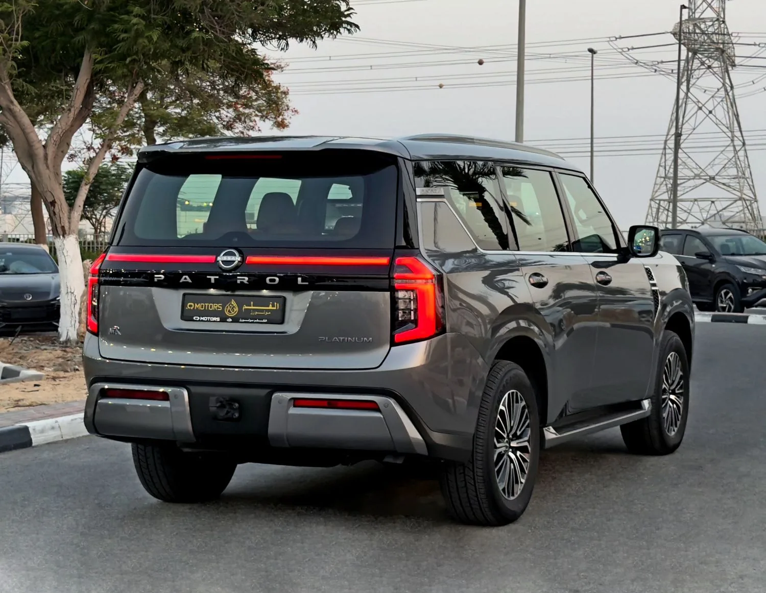 2025 Nissan Patrol Se Platinum City offered by a specialist dealer in Dubai, United Arab Emirates, photo 5 of 13