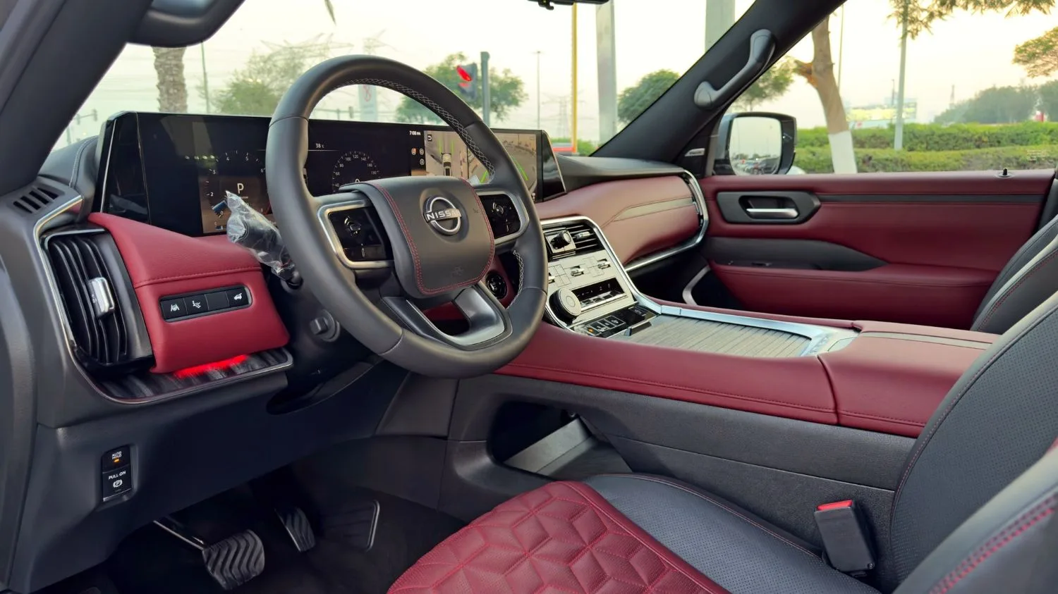 2025 Nissan Patrol Se Platinum City offered by a specialist dealer in Dubai, United Arab Emirates, photo 7 of 13