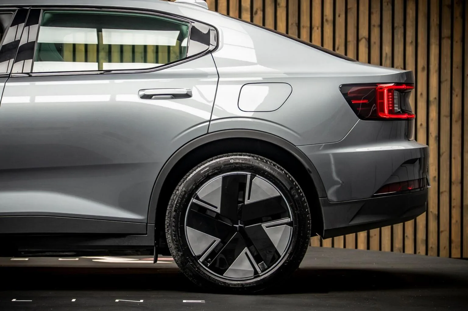 2025 Polestar Polestar 2 Long Range Dual Motor, 17/30