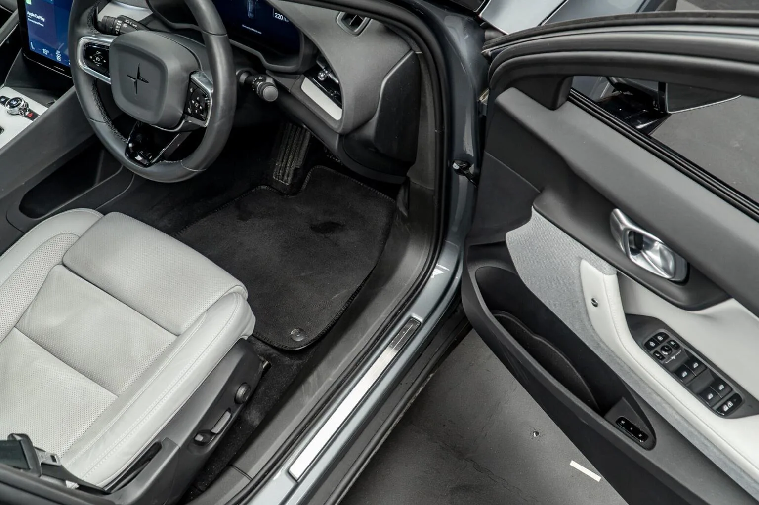 2025 Polestar Polestar 2 Long Range Dual Motor, 28/30