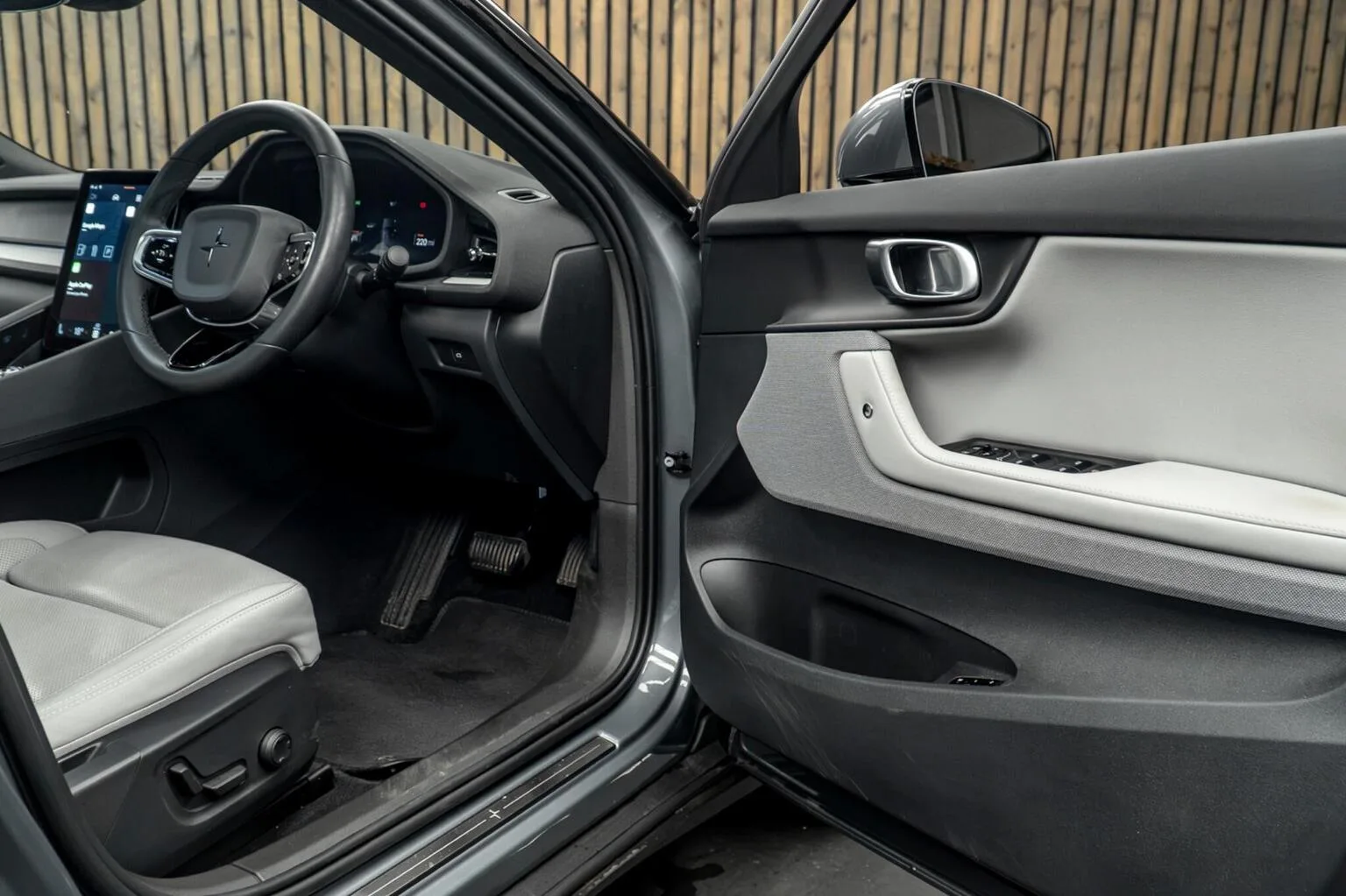 2025 Polestar Polestar 2 Long Range Dual Motor, 30/30