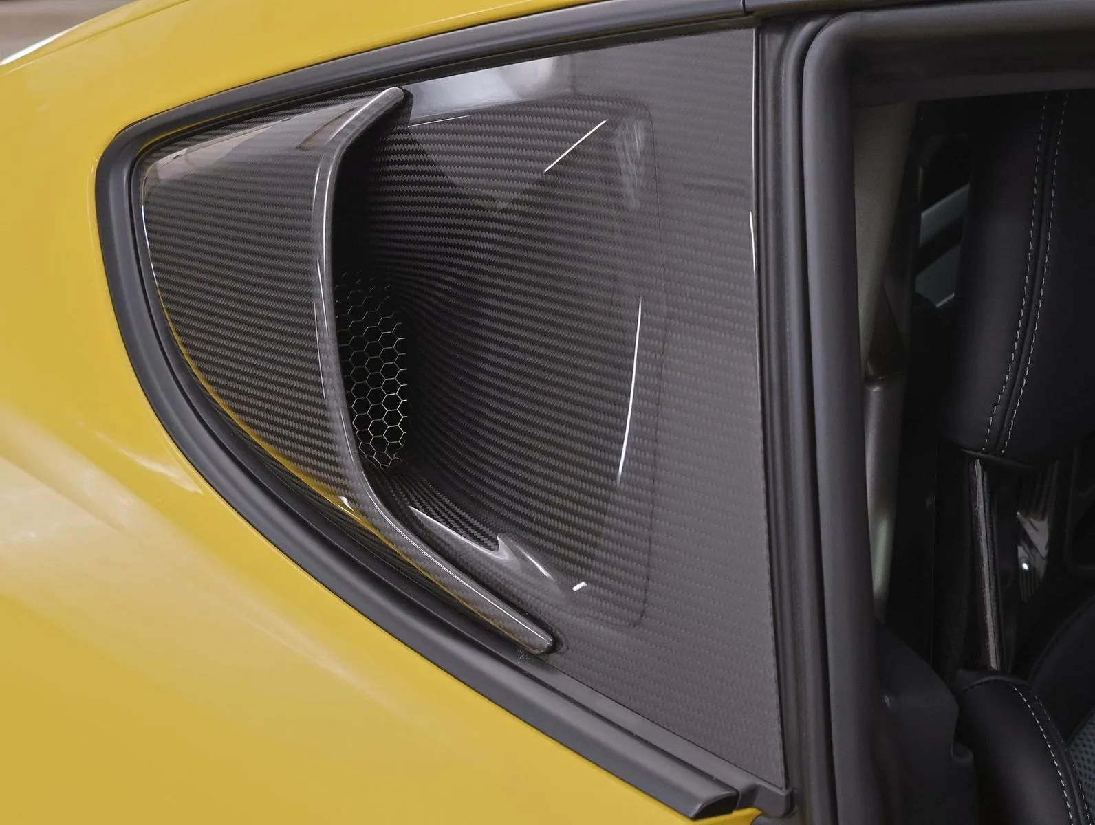 2025 Porsche 718 Cayman GT4 RS Weissach Package, 26/27