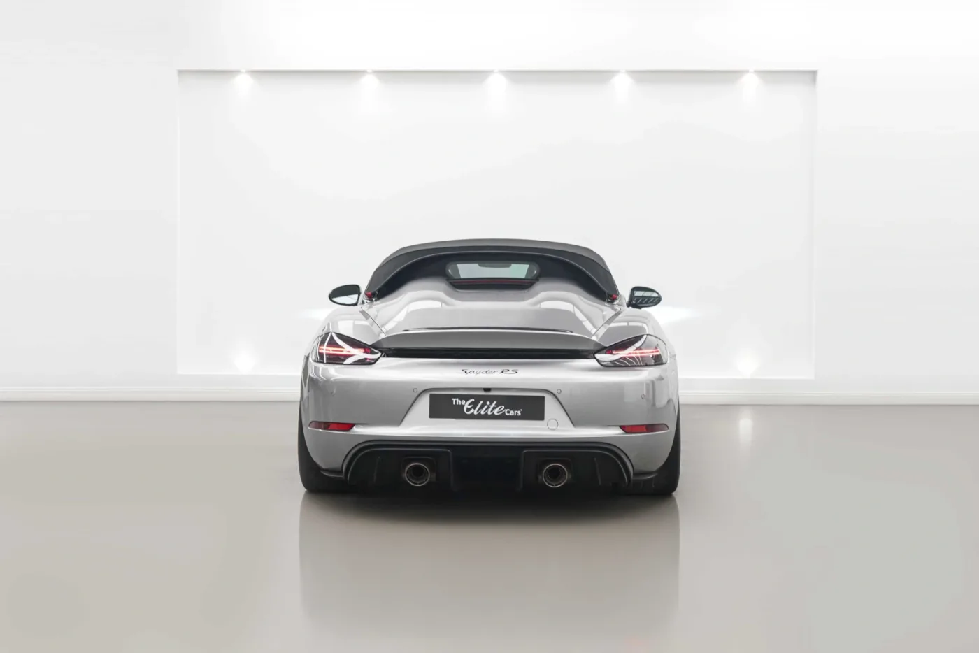 2025 Porsche 718 Spyder RS Weissach package angeboten von einem Fachhändler in Dubai, Vereinigte Arabische Emirate, Foto 6 von 10