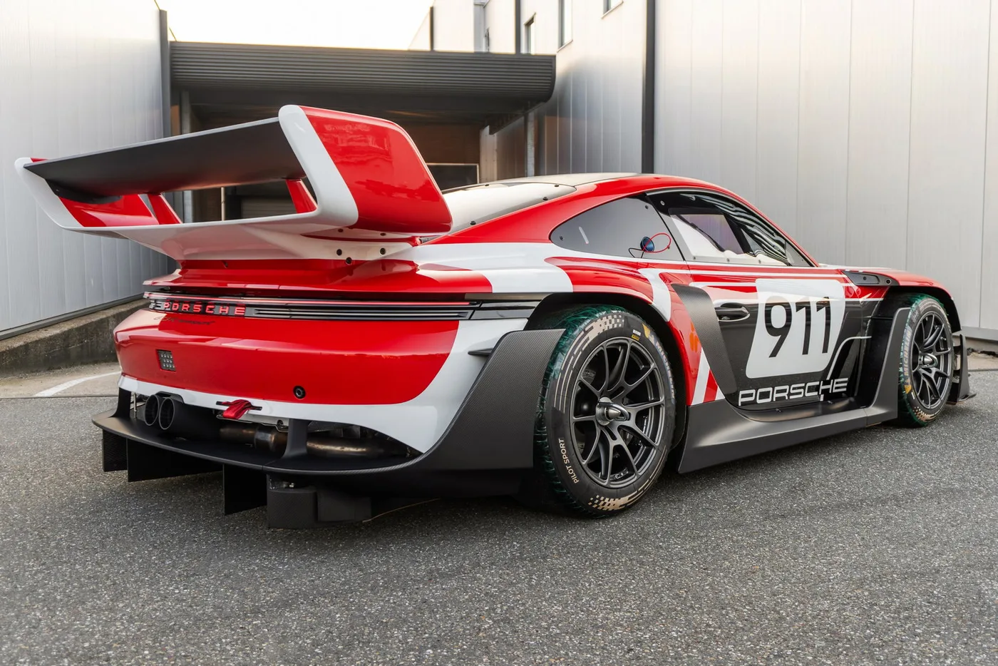 2025 Porsche 911 GT3 R Rennsport offered by a supercar dealer in Woerden, Netherlands, photo 2 of 25