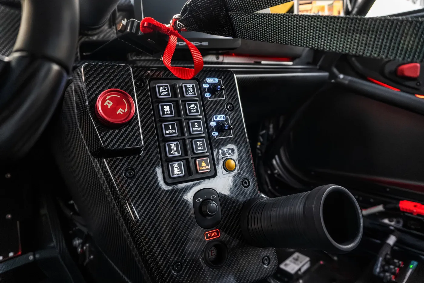 2025 Porsche 911 GT3 R Rennsport offered by a supercar dealer in Woerden, Netherlands, photo 13 of 25